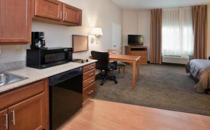 Candlewood Suites Kansas City Northeast an IHG Hotel - image 4