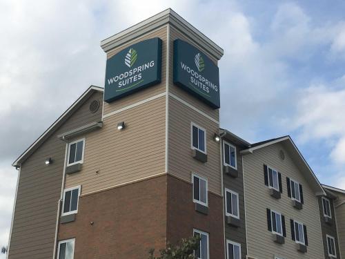 WoodSpring Suites Kansas City Stadium - main image