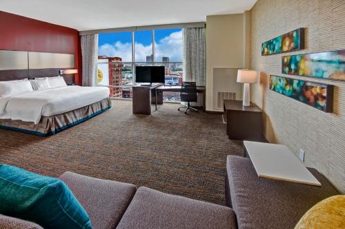 Residence Inn by Marriott Kansas City Downtown/Convention Center - image 3