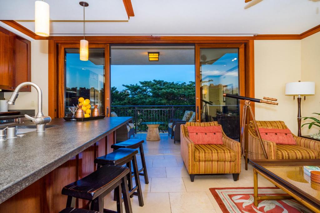 Beach Villa at Ko'Olina - image 6