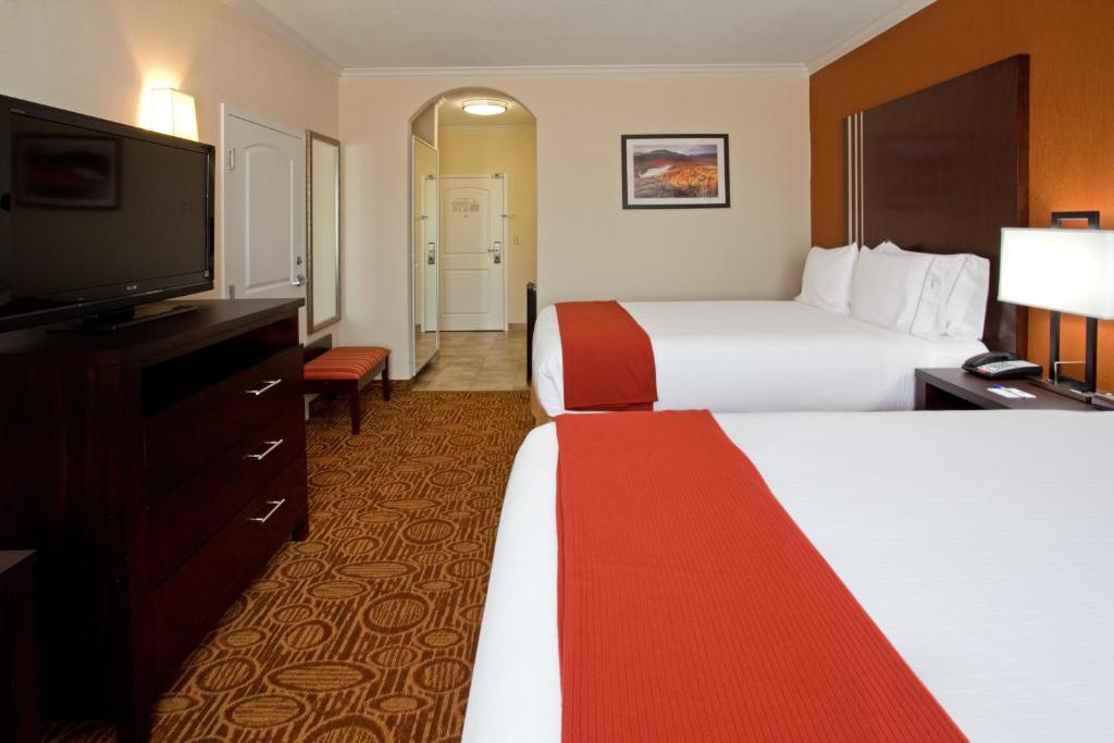 Holiday Inn Express Hotel and Suites Katy an IHG Hotel - image 5