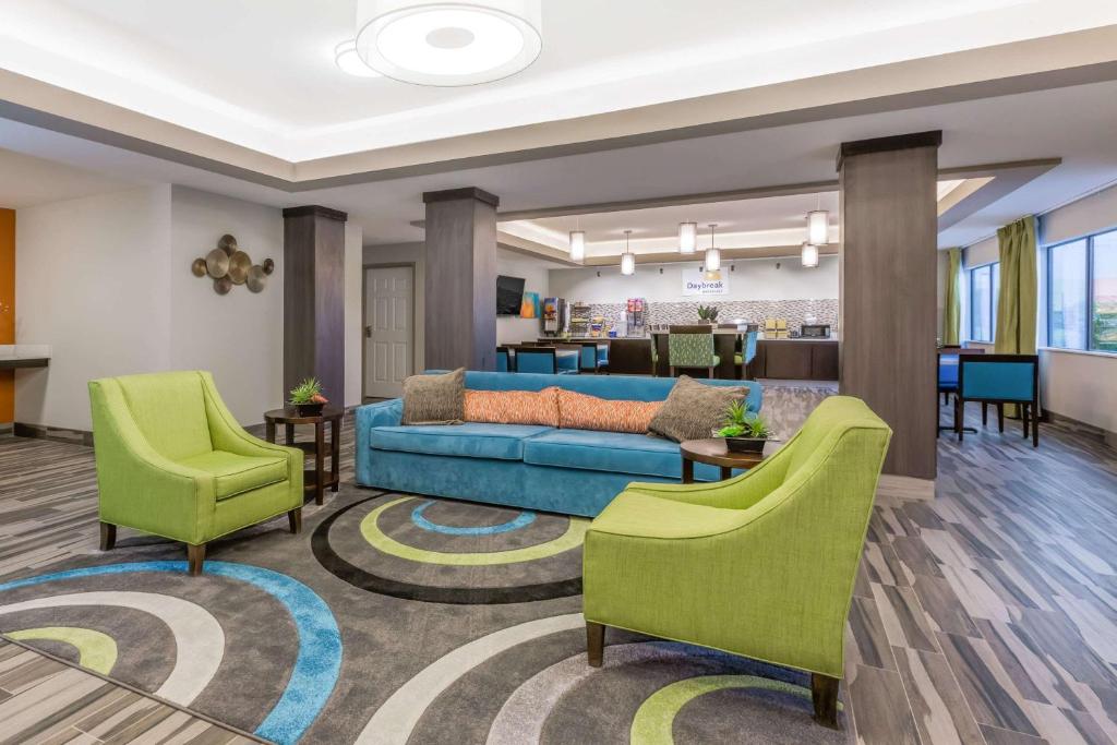 Days Inn & Suites by Wyndham Katy - main image