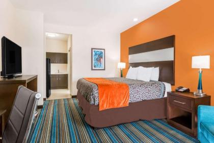 Days Inn & Suites by Wyndham Katy - image 2