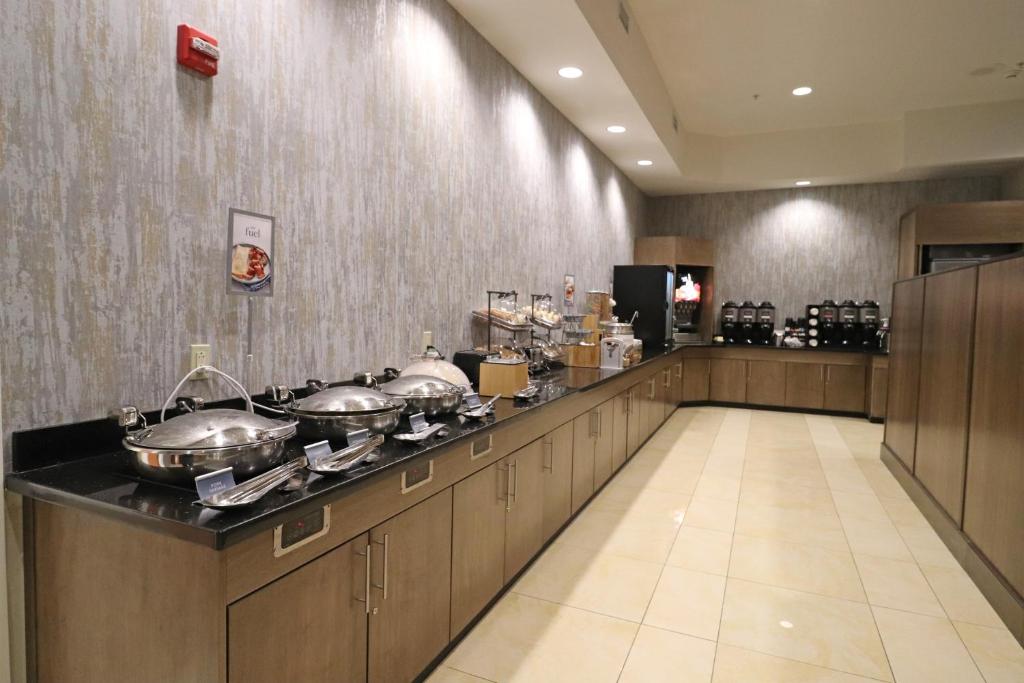 Fairfield Inn & Suites by Marriott Kearney - image 6