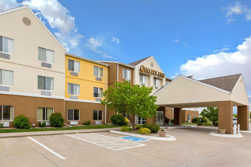 Quality Inn Kearney - main image