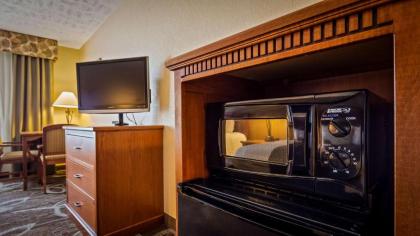 Best Western Plus Mid Nebraska Inn & Suites - image 6