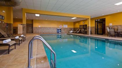 Best Western Plus Mid Nebraska Inn & Suites - image 9