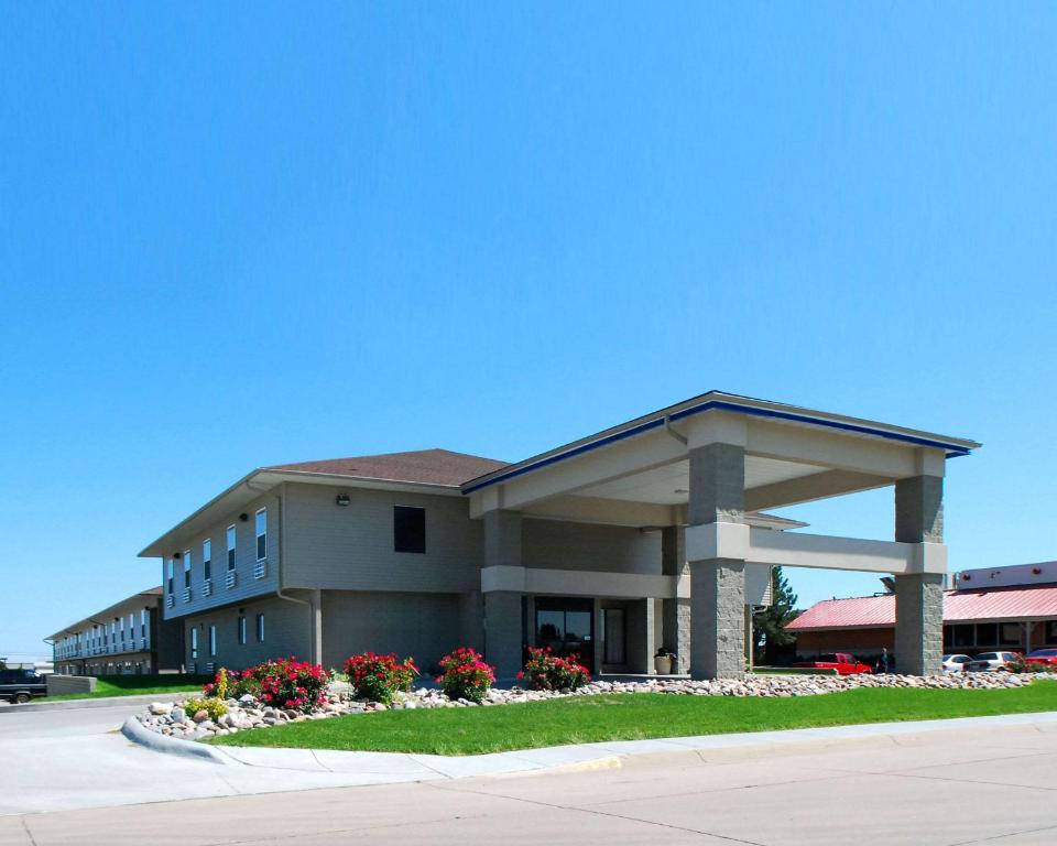 Econo Lodge Inn & Suites Kearney - main image