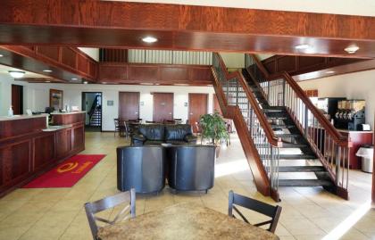 Econo Lodge Inn & Suites Kearney - image 11