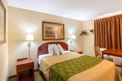 Rodeway Inn & Suites Kearney - image 11