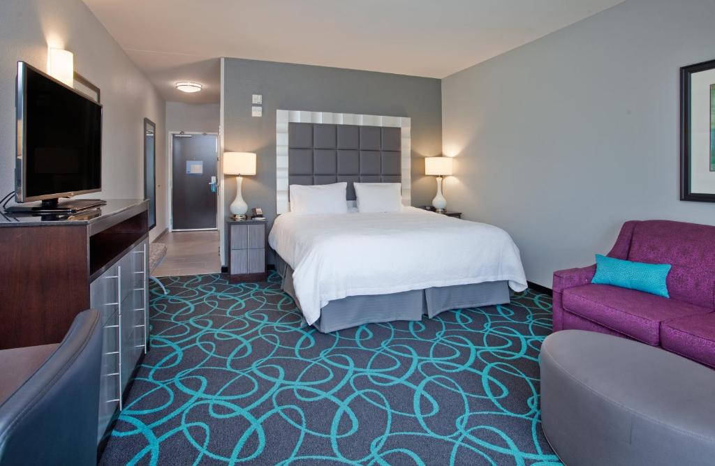 Hampton Inn Kearney - image 2