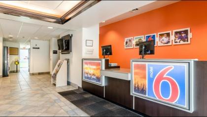 Motel 6-Kearney NE - image 9