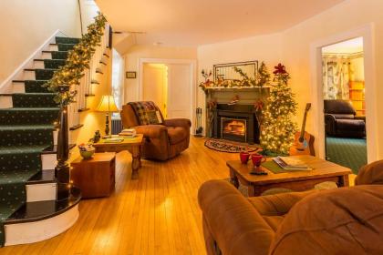 Snow Goose Bed and Breakfast - image 3