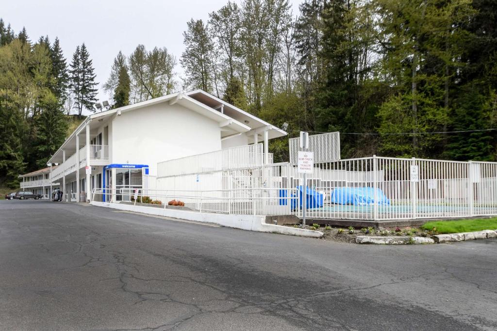 Motel 6-Kelso WA - Mt. St. Helens - image 6