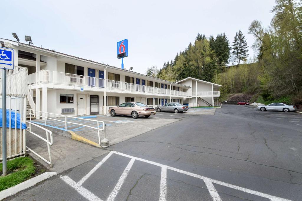 Motel 6-Kelso WA - Mt. St. Helens - image 7