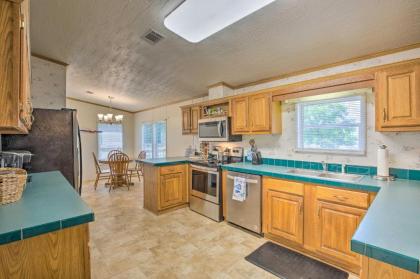 Family Home with Deck Walk to Cedar Creek Reservoir - image 13