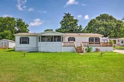 Family Home with Deck Walk to Cedar Creek Reservoir - image 2