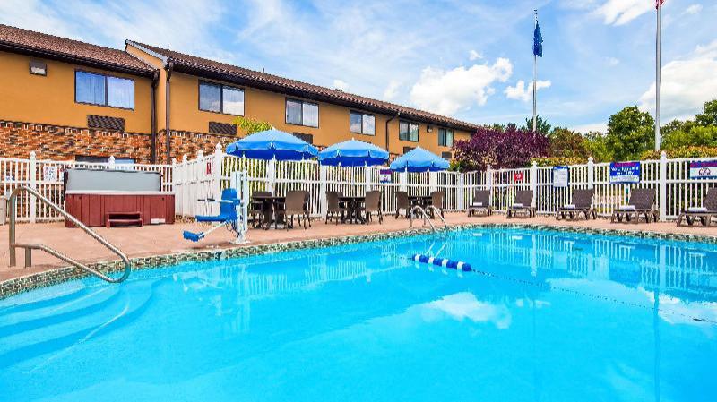 Best Western Kendallville Inn - image 5