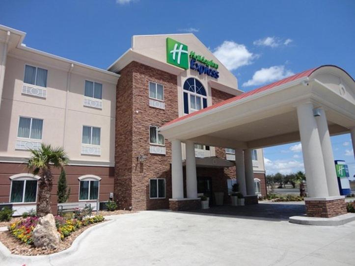 Holiday Inn Express Kenedy an IHG Hotel - main image