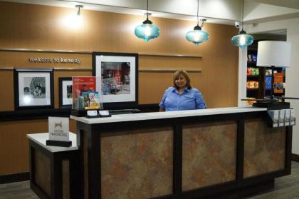 Hampton Inn Kenedy - image 11