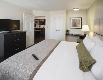 Candlewood Suites Kenedy an IHG Hotel - image 2