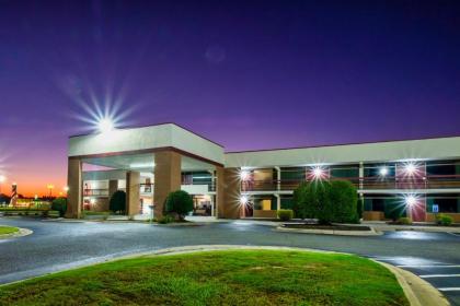 Red Roof Inn Kenly - I-95 - image 15