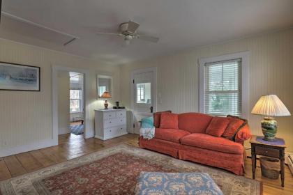 Kennebunk Cottage with Yard Less Than 1 Mi to Beach! - image 6