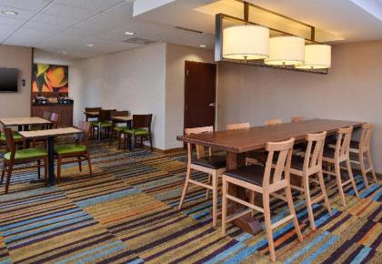 The Runway Inn And Suites Airport Hotel - image 11