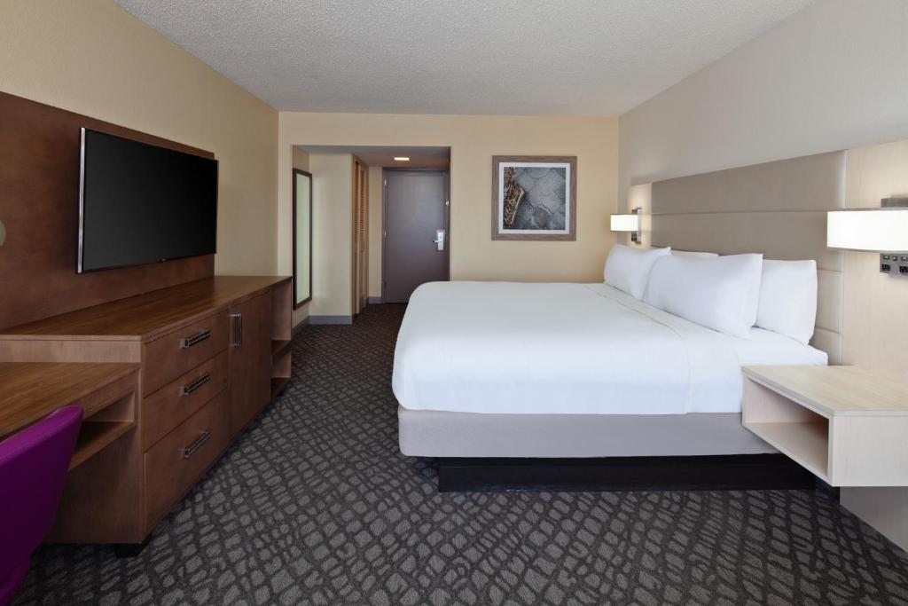 DoubleTree by Hilton New Orleans Airport - image 3