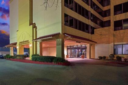 La Quinta by Wyndham New Orleans Airport - image 8