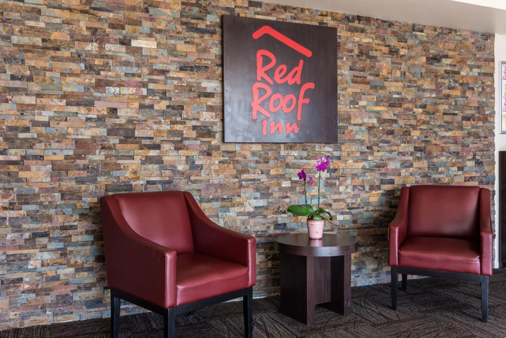 Red Roof Inn Atlanta - Kennesaw State University - image 6