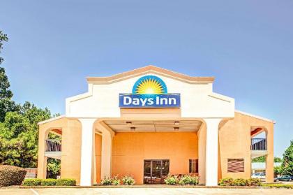 Days Inn by Wyndham Kennesaw - image 3