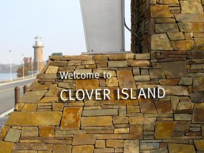 Clover Island Inn - image 4