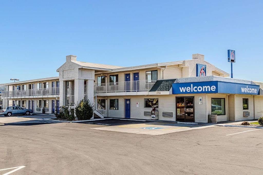 Motel 6-Richland WA - main image