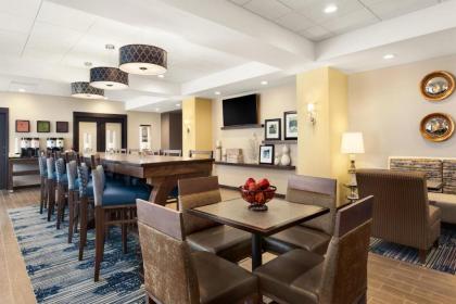 Hampton Inn by Hilton Kennewick at Southridge - image 12