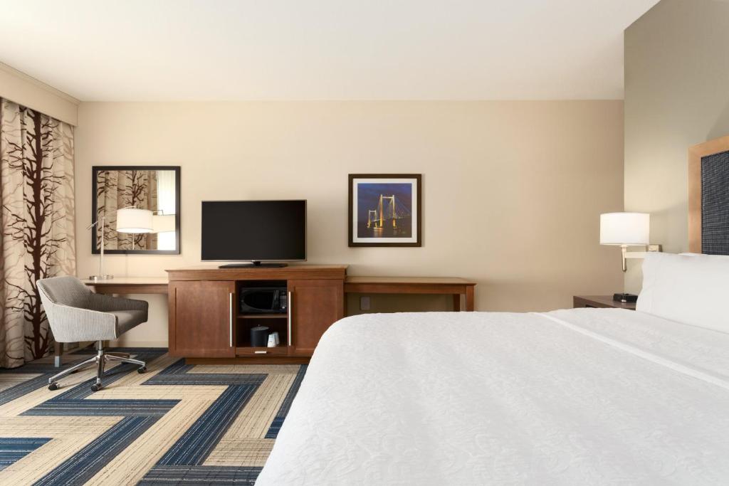 Hampton Inn by Hilton Kennewick at Southridge - image 3