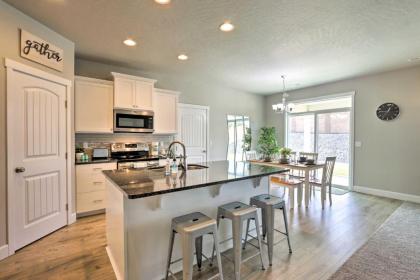 Modern Kennewick Home Near Golfing and Wineries - image 10