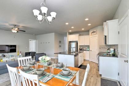 Modern Kennewick Home Near Golfing and Wineries - image 12