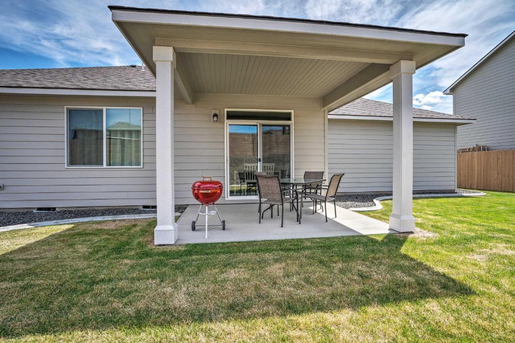 Modern Kennewick Home Near Golfing and Wineries - image 2