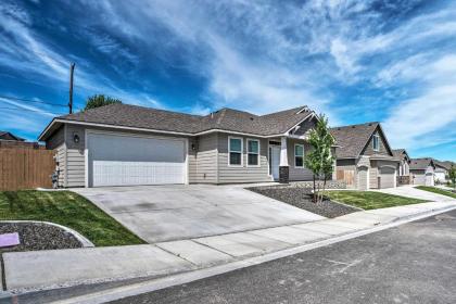 Modern Kennewick Home Near Golfing and Wineries - image 6