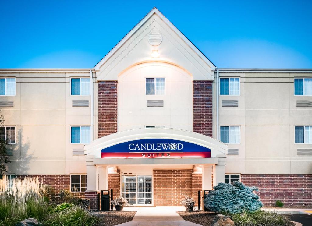 Candlewood Suites Kenosha an IHG Hotel - main image