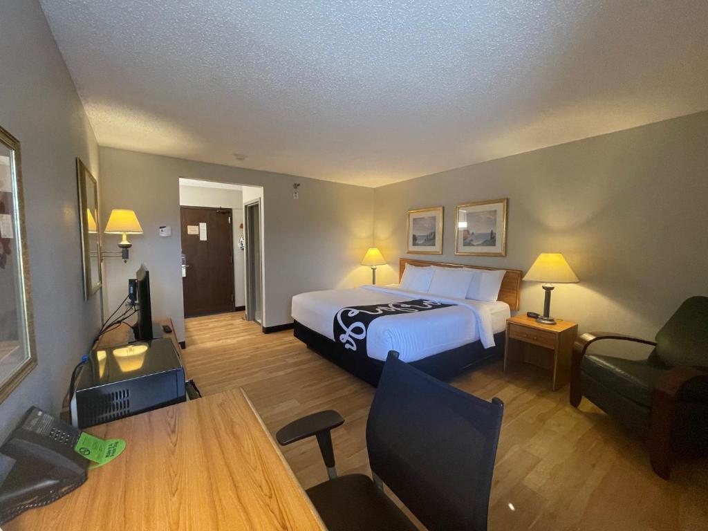 La Quinta Inn by Wyndham Pleasant Prairie Kenosha - main image