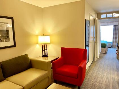 Country Inn & Suites by Radisson Kenosha WI - image 7