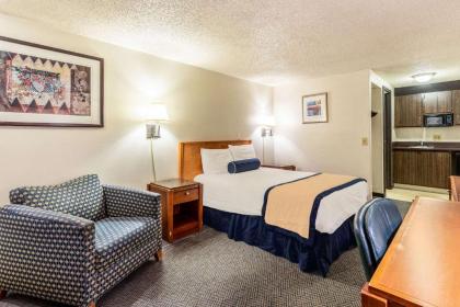 Rodeway Inn & Suites I-94 Kenosha - image 7