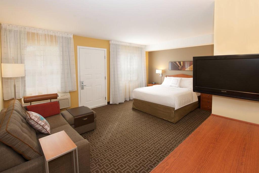 TownePlace Suites by Marriott Seattle Southcenter - image 2