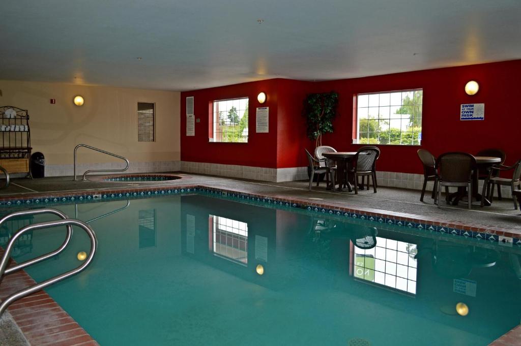 Red Lion Inn & Suites Kent - Seattle Area - image 2