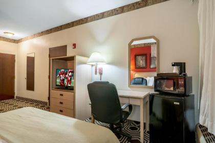 Red Roof Inn Kentland - image 9