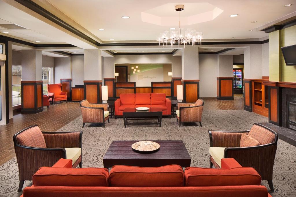 Holiday Inn Grand Rapids-Airport an IHG Hotel - image 5