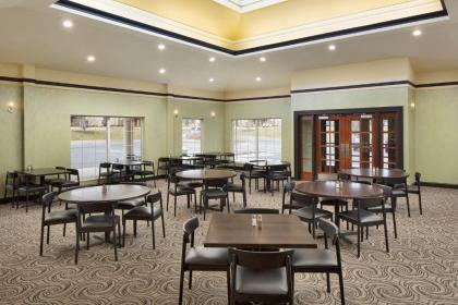 Holiday Inn Grand Rapids-Airport an IHG Hotel - image 6