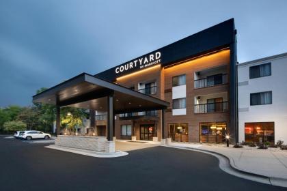 Courtyard Grand Rapids Airport Michigan